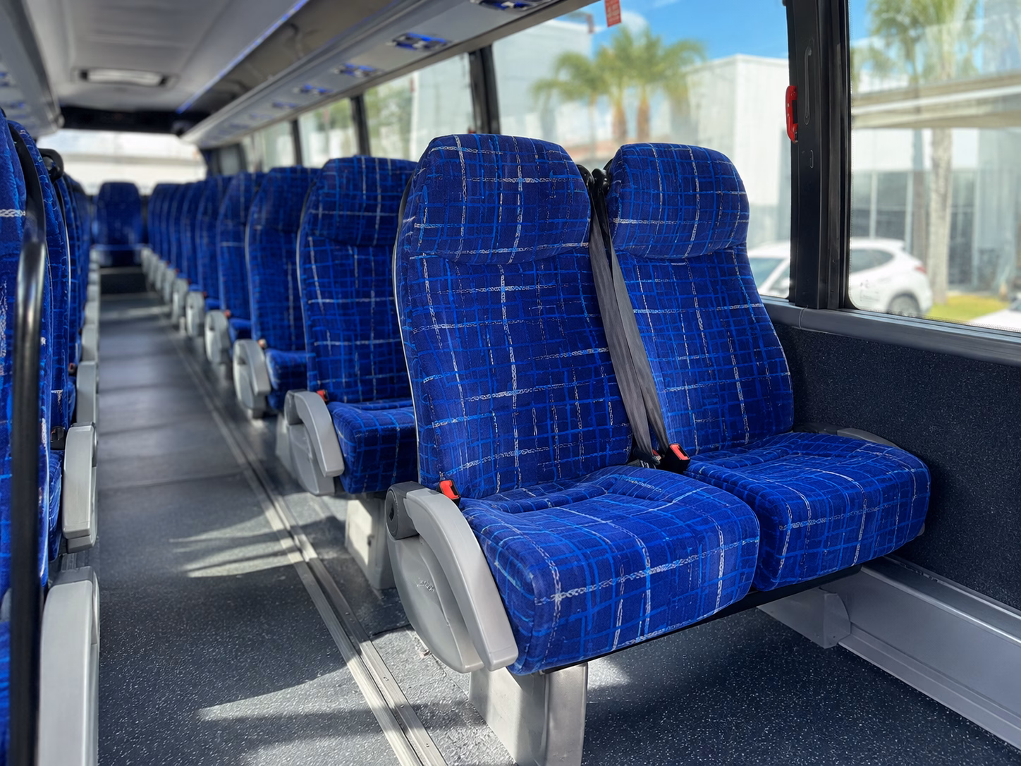 charter bus rentals north on i 65 to morgan creek vineyards in harpersville