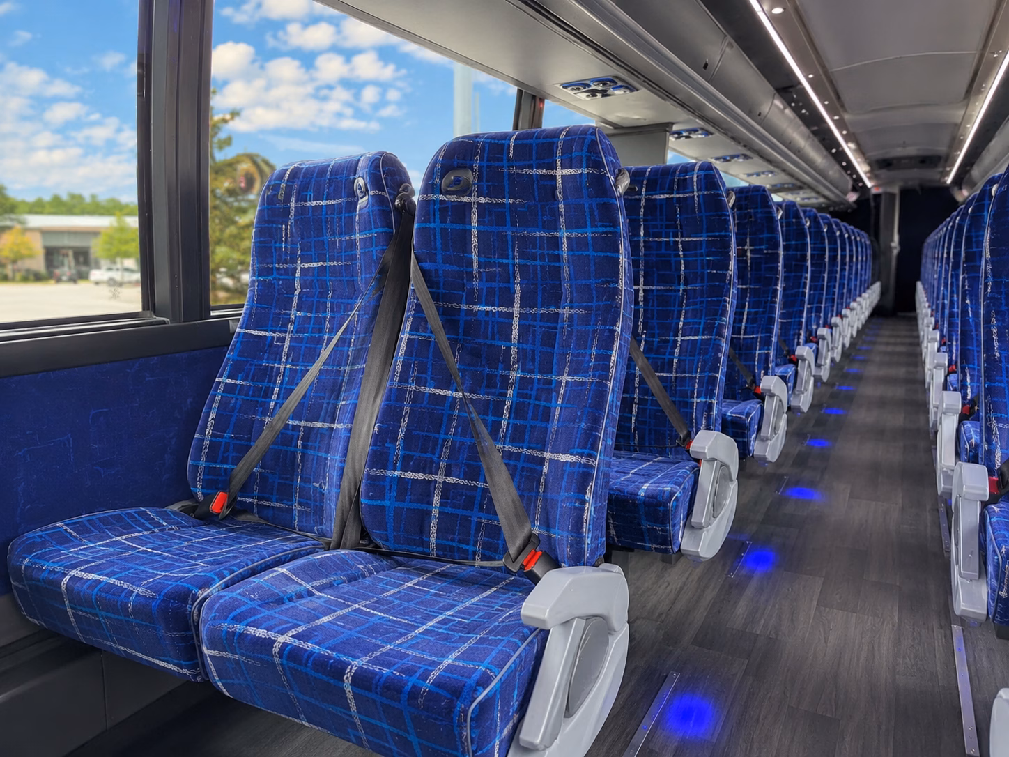 charter buses for montgomery zoo field trips