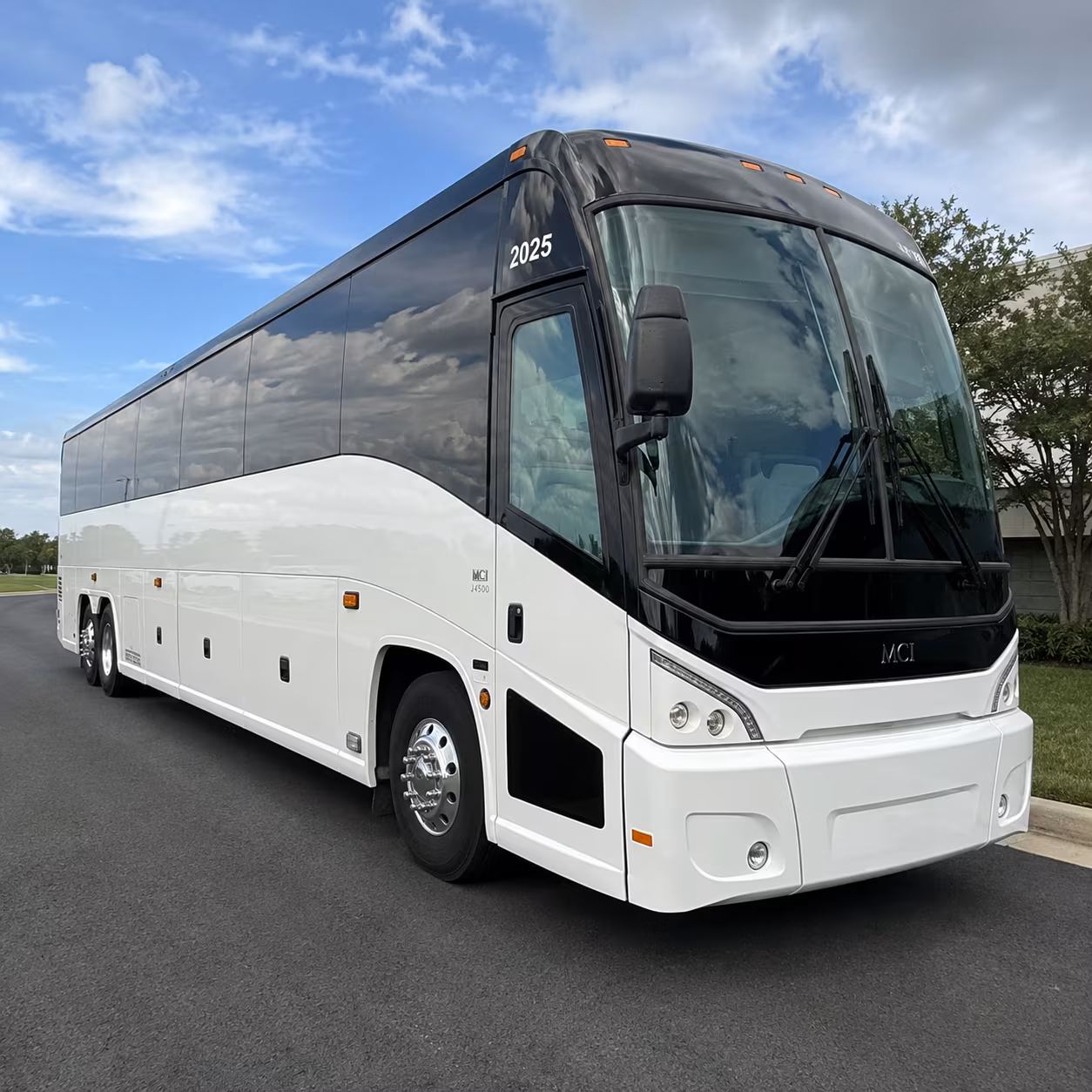 corporate airport transfer buses to montgomery regional airport mgm