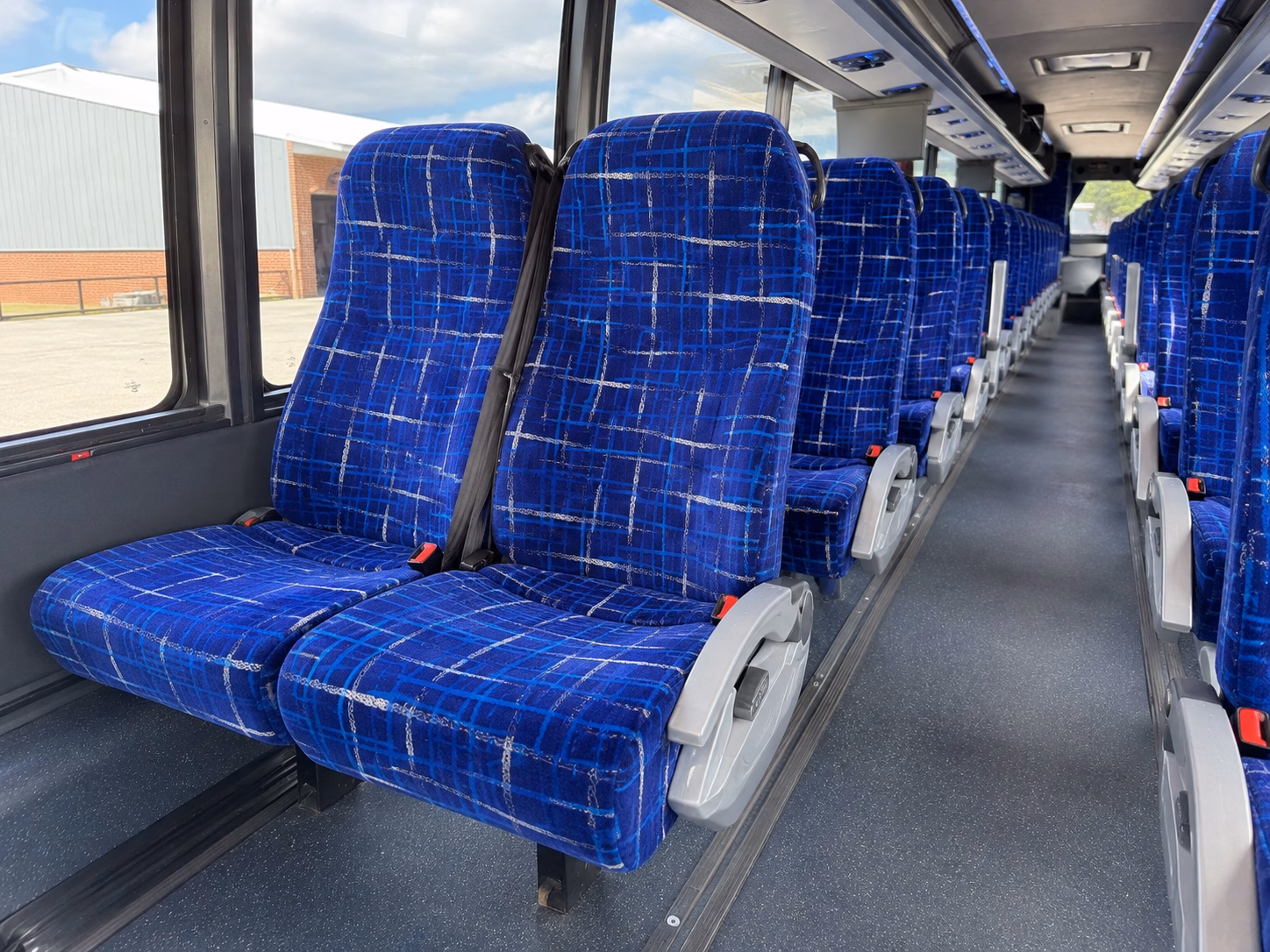 winery bus rentals up us 231 to ozan winery in calera